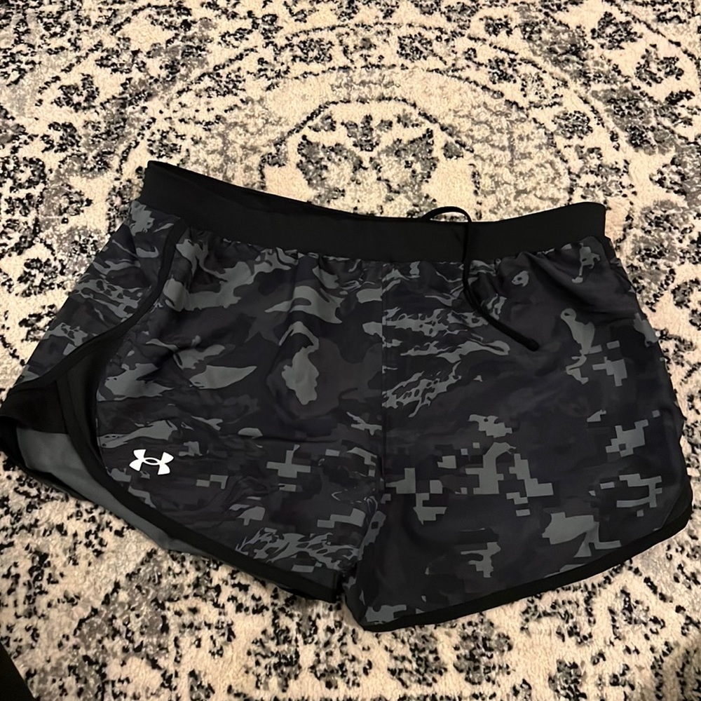 Camo Under Armour Shorts. Women’s Large. Never worn